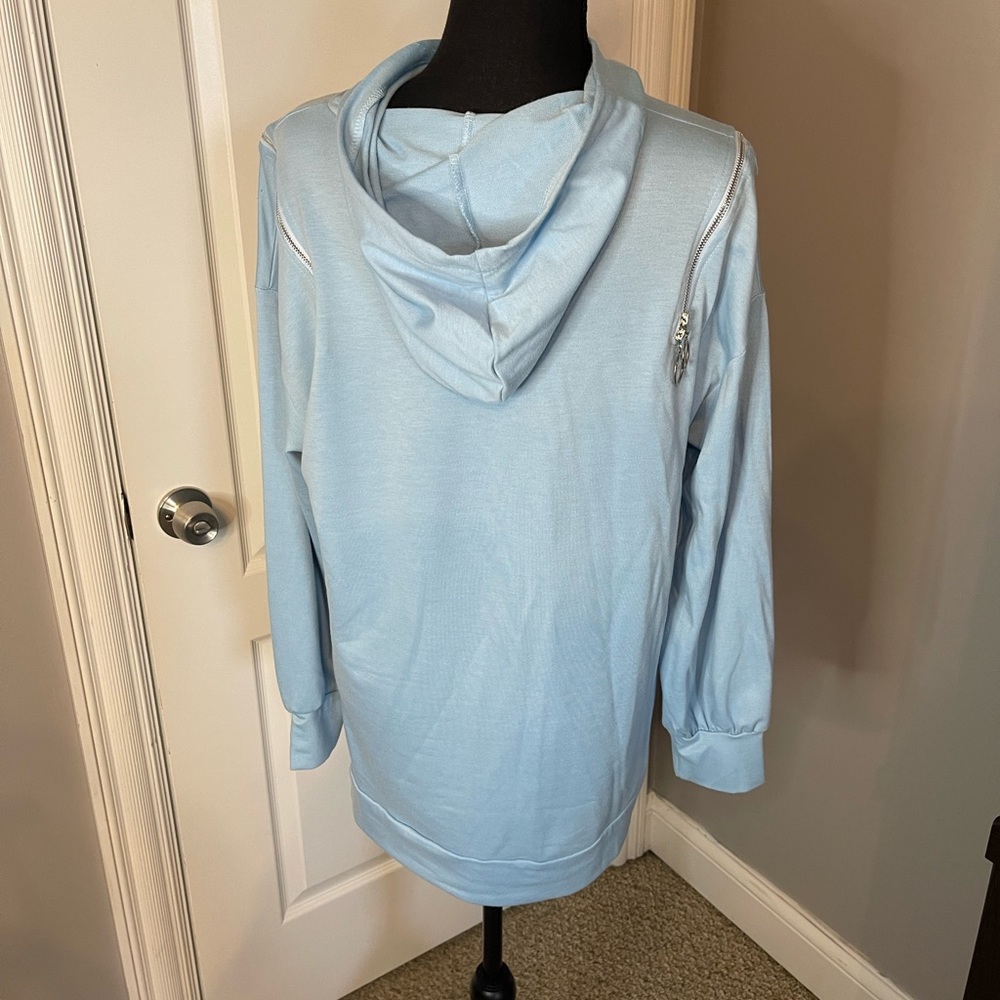 ChicMe oversized hoodie with zipper detail, size large, never worn.